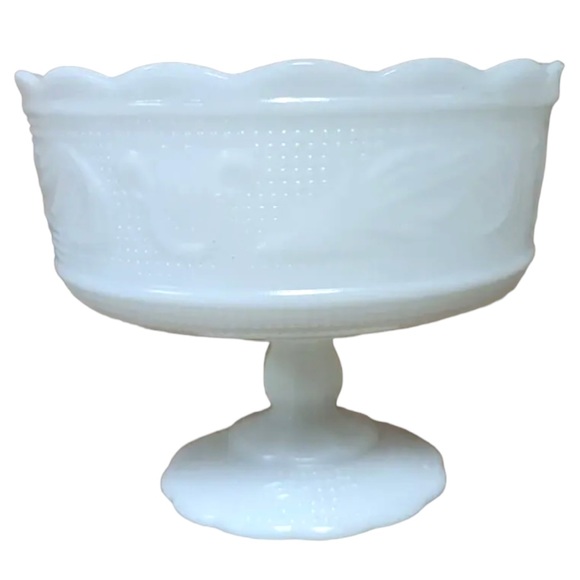 Vintage E.O. Brody CO Pedestal Milk Glass Fruit Bowl Opaque Serving Bowl Dish - Picture 1 of 6